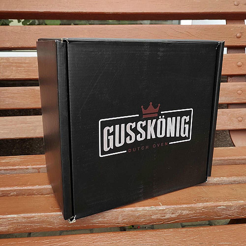 Чугунный котел Gusskönig 4,5 л с крышкой-пательной + книга рецептов, подъемник крышки, очиститель и подставка