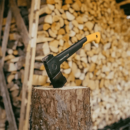 Универсальный топор Fiskars X-series X18 Universal S