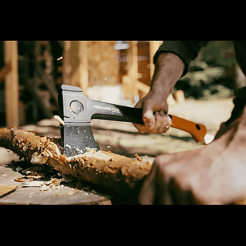 Универсальный топор Fiskars X-series X18 Universal S