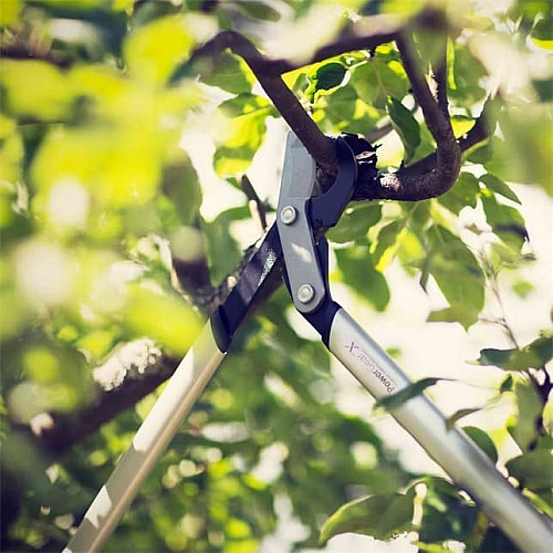Сучкоріз Fiskars PowerGearX LX94 (M) обвідний (1020187)