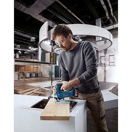 Лобзик аккумуляторный Bosch Professional GST 185-LI 18В 1х4А·час 0-3500об/мин ход 26мм 2кг кейс