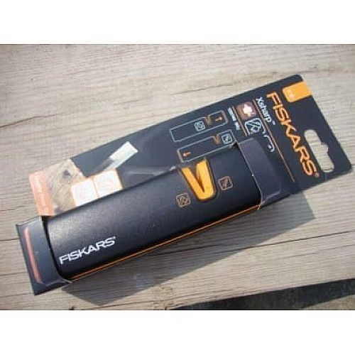 Точила для сокир та ножів Fiskars Xsharp™ (1000601)